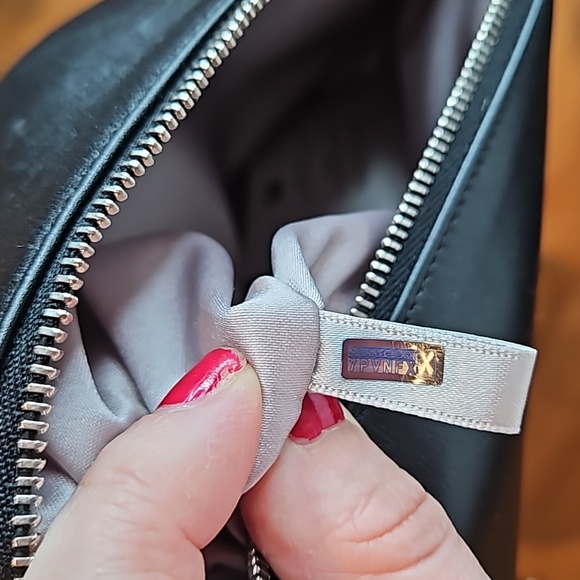 JIMMY CHOO Callie logo-print leather shoulder bag - Picture 15 of 15